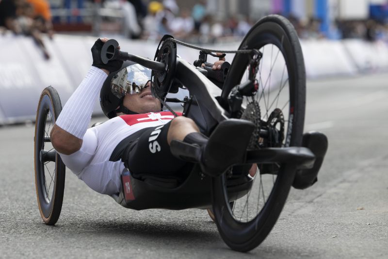 Der Schweizer Para-Radrennfahrer Fabian Recher anlässlich der Paralympics 2024 in Paris. Foto: Keystone SDA